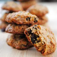 Chewy Oatmeal-Raisin Cookies