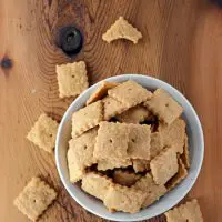 Homemade Cheddar Cheese Crackers