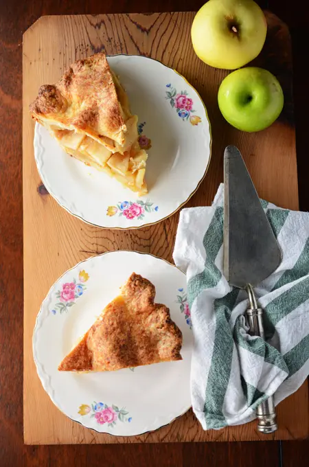 Apple Pie with Cheddar Cheese Crust