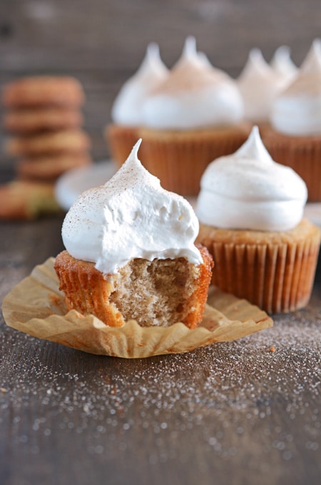 Snickerdoodle Cupcakes | The Cake Chica