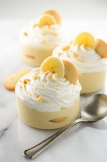 Banana Cream Pie Cupcakes - The Cake Chica