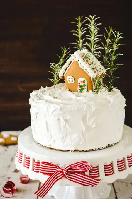 41 Yummy Gingerbread Wedding Décor Ideas - Weddingomania