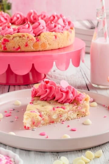 Cover image for Valentine Confetti Cookie Cake.