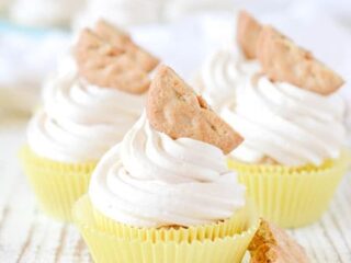Awesome Peanut Butter Sandwich Cookie Cupcakes - The Cake Chica