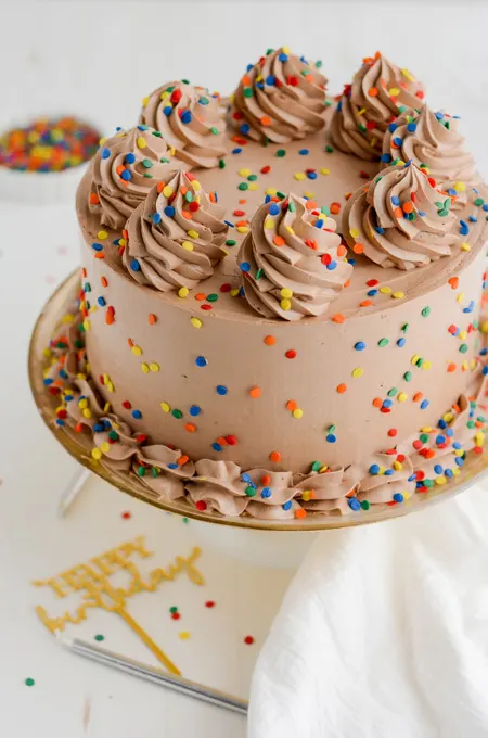 Three Quarters cake Design! ✨ Simple design yet so Glam😍🫶🏻 | Birthday  cake for brother, Happy birthday brother cake, Birthday cake for him