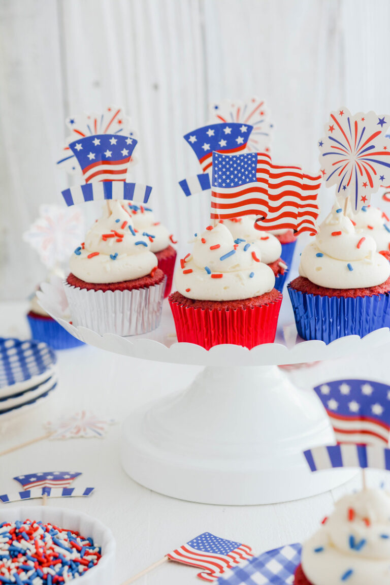 July 4th Red Velvet Cupcakes - The Cake Chica