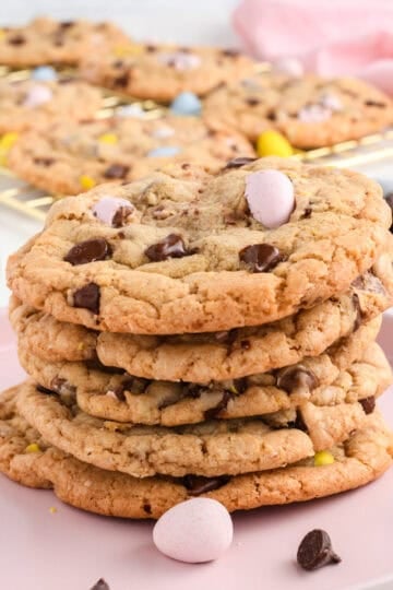 Easy Easter Chocolate Chip Cookies cover photo.