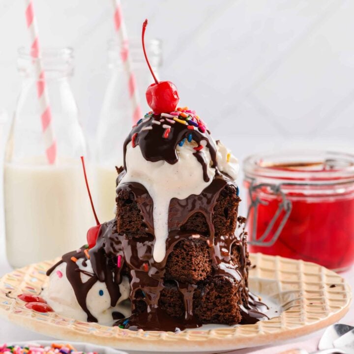 Cover image for Lightened Up Brownie a la Mode.