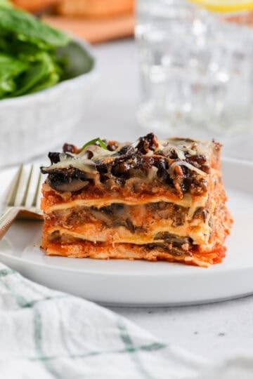 Cover image for Easy Sausage and Mushroom Lasagna.